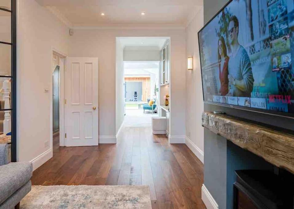 Whole House, Ensuite & Garden, 3 Bedrooms Hébergement de vacances